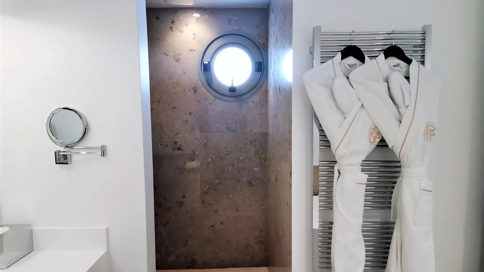 Hotel Les Roches Blanches Каси 5*,